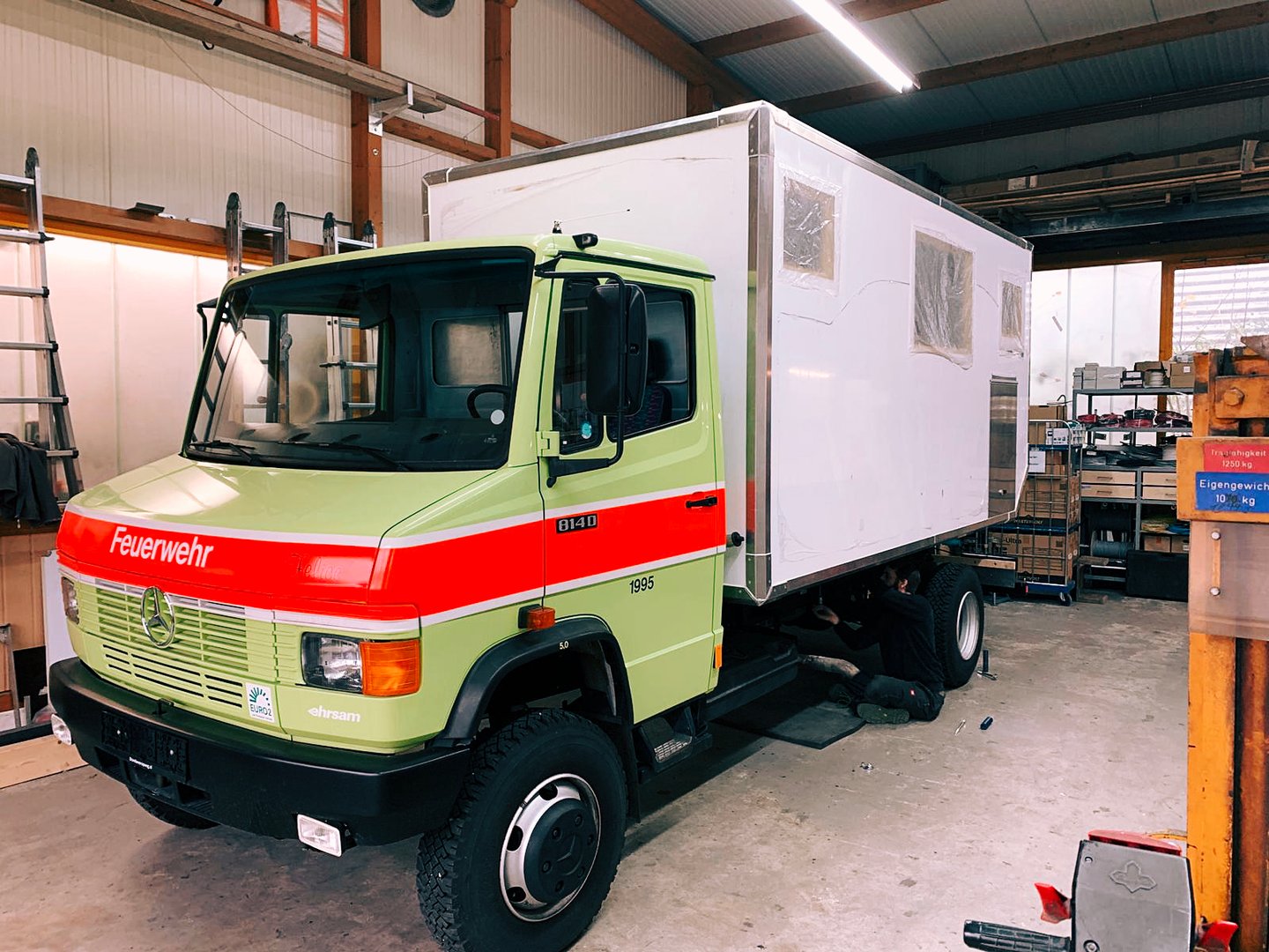 Mercedes ExpeditionsFahrzeug T2 Wohnkoffer